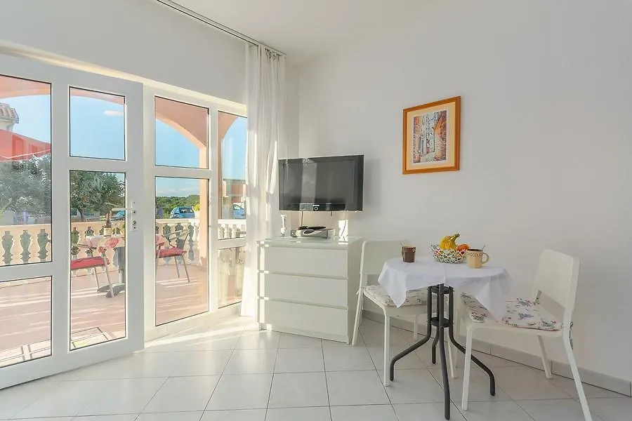 Pensjonat Apartment Zora Bužinija